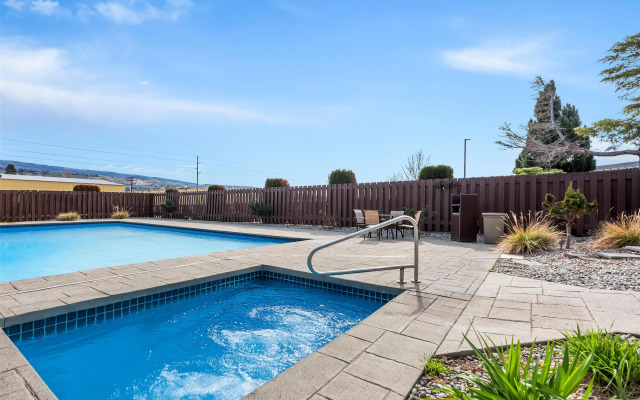 Best Western Chieftain Inn