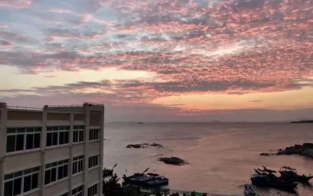 Green Island Yacht Hotel