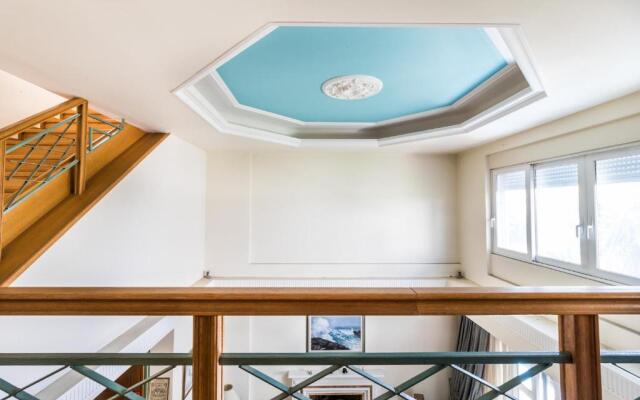 4 bdr Villa with Private Pool in Glyfada