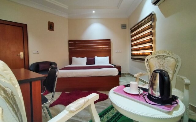 Alim Royal Hotel & Suites