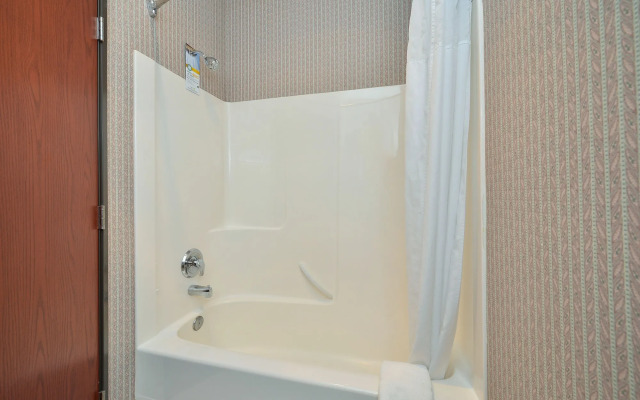 Garner Hotel Liberty Lake by IHG