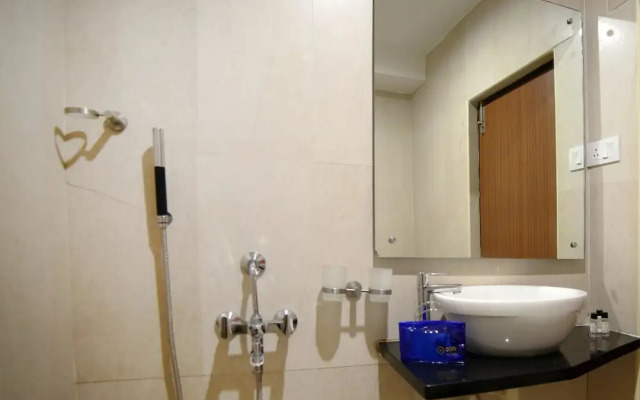 OYO 1566 Hotel Kranthi's Innotel