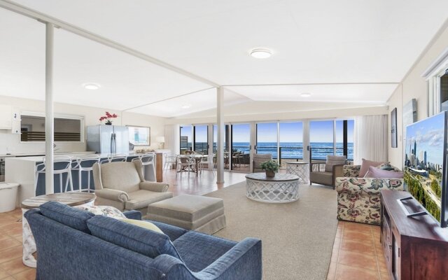 Palm Beach Absolute Beach Front Holiday Home