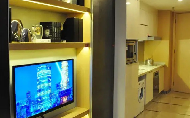 Bai He International Apartment Hotel