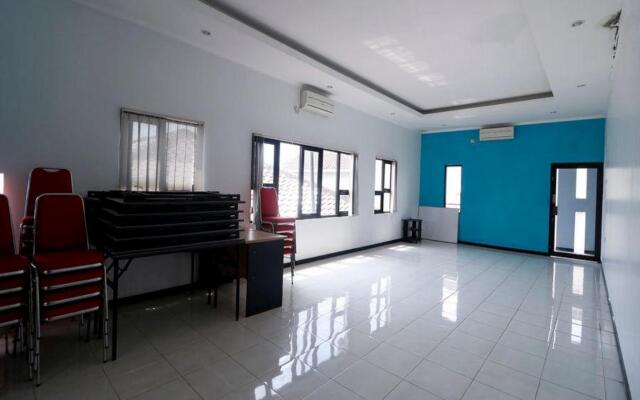 RedDoorz Plus near Undip Tembalang