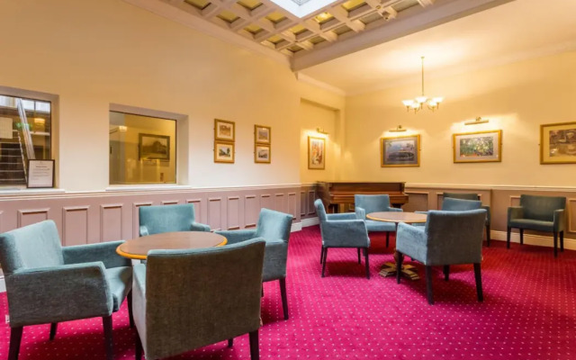 County Hotel