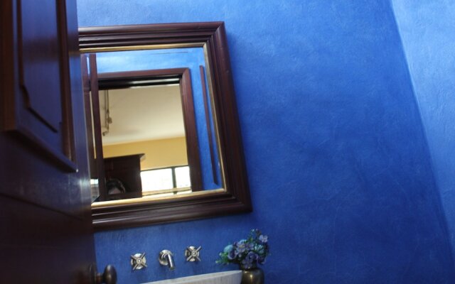 Hotel&Art Gallery Casona de los Milagros