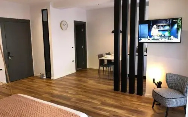 Skanderbeg Square Deluxe 1