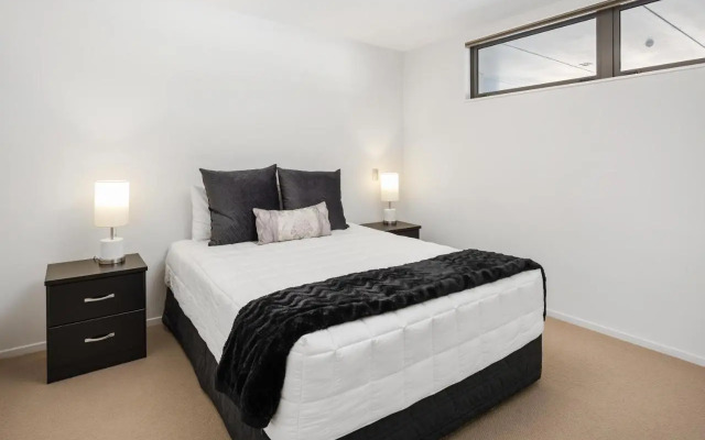 Luxury Waterfront Apartment - Abode No 1