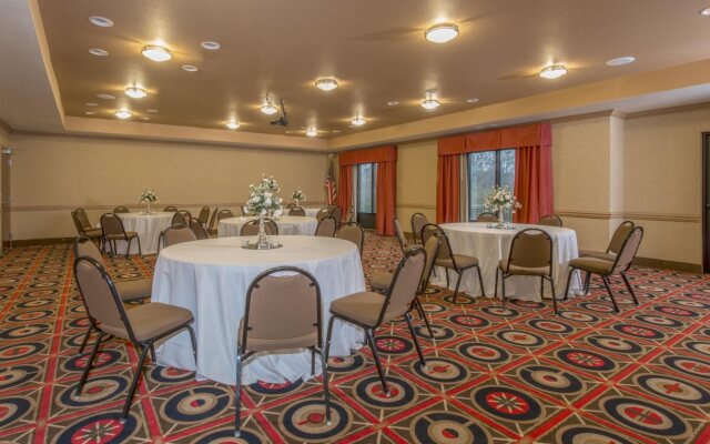 Holiday Inn Express Hotel & Suites Lavonia by IHG