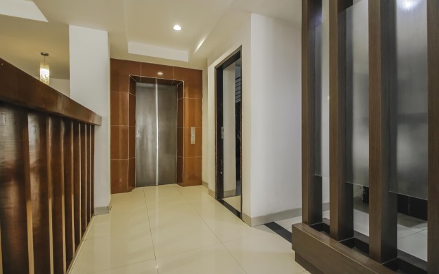 RedDoorz Plus near Galaxy Bekasi