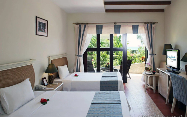 Sandy Beach Non Nuoc Resort