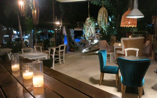 Gorgona Studios and Apartments