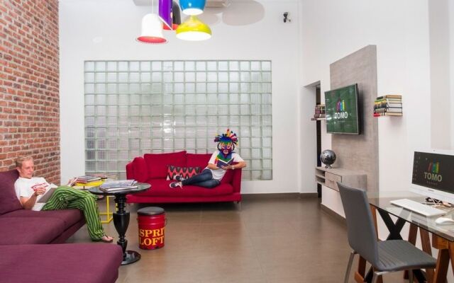 Tomo Hostel