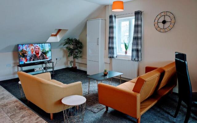 Crystal Suite 4 - private parking - metro