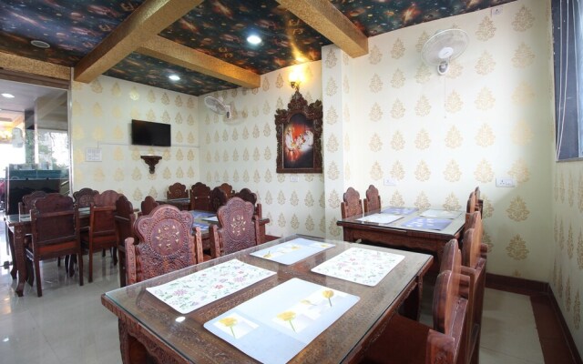 OYO 10453 Hotel Paradise