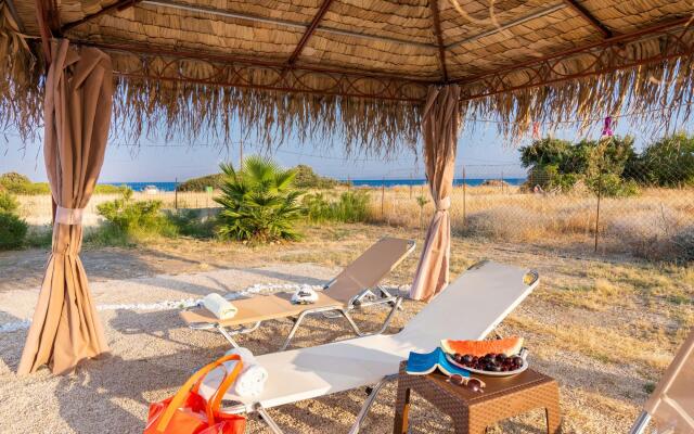 Gennadi Serenity House -beachfront Villa