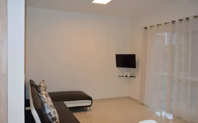 AZ New Pereybere Beach Apartment