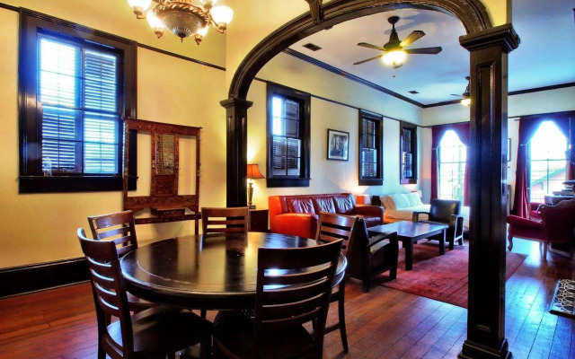 Royal Street Inn and R Bar