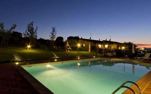Luxurious Holiday Home in Marsciano With Swimming Pool