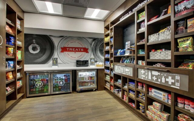 Hampton Inn & Suites Southport