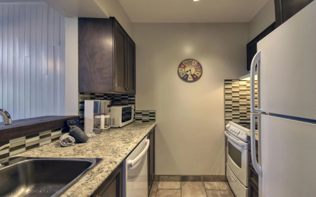 Stunning Condo - View on Lake Tremblant & Mountain