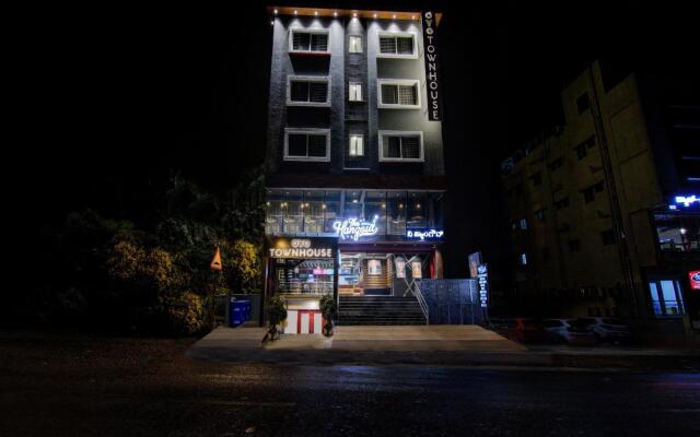 OYO Townhouse 040 Global Village Tech Park