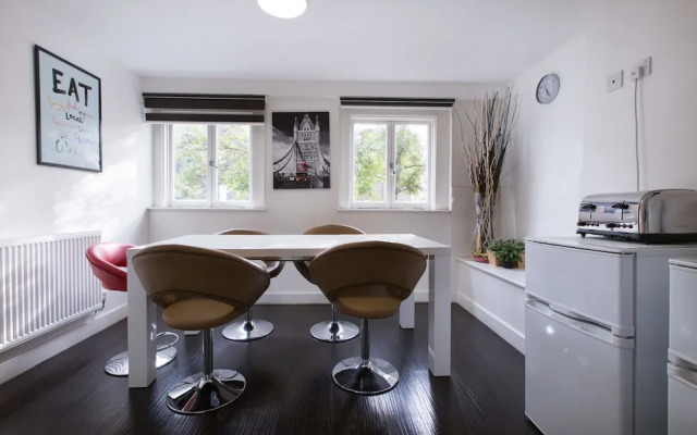 Charlotte Street Apartments by Allo Maisons