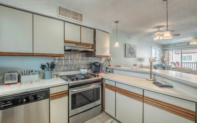 Sand Pebbles by Carolina Retreats