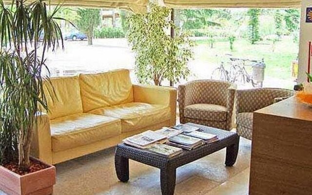 Apulia Hotels Castel del Monte