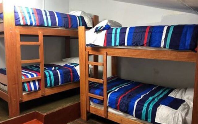 Déjà Vu Backpackers