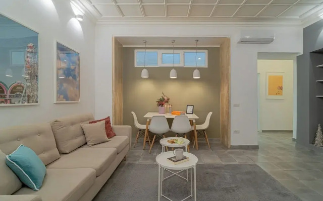 Central 4BR Flat - 2 Units Combined with Balconies, Near Cismigiu, 2 Kitchens & 2 Baths