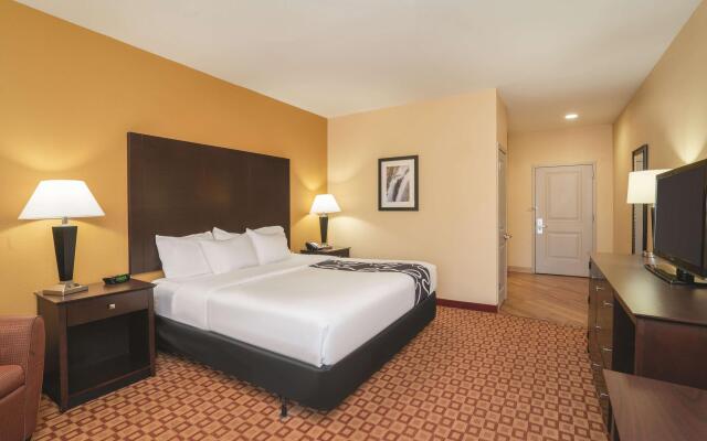 Comfort Inn & Suites Verona at Turning Stone Resort Casino