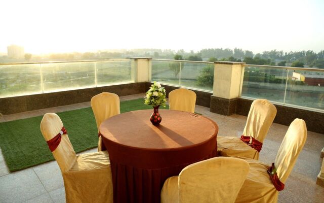 Hotel The Royal Bharti