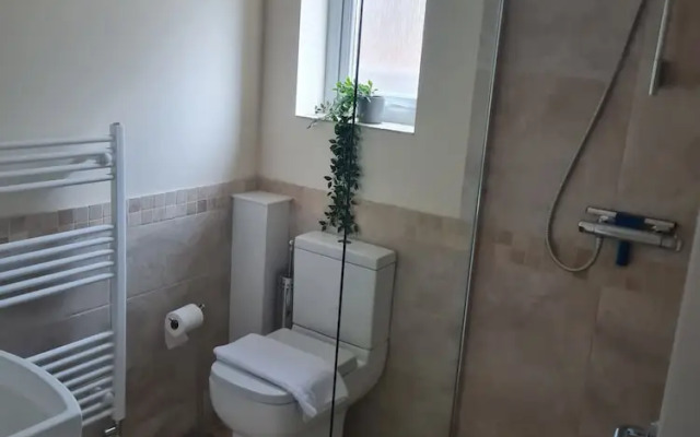 5bed House Wirral Near Liverpool,chester