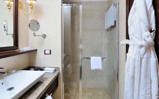 Wellborn Luxury Hotel