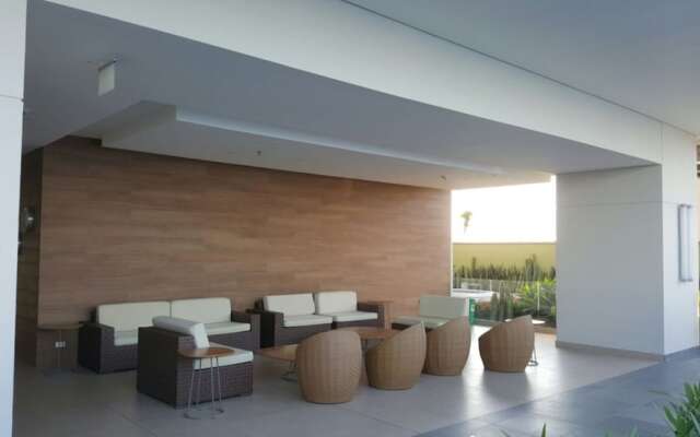 Luxurious Oceanfront Apartment