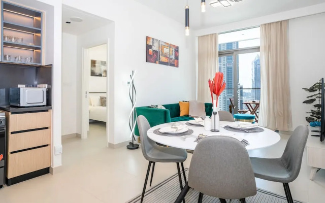 HomesGetaway-1BR in Downtown Burj Crown