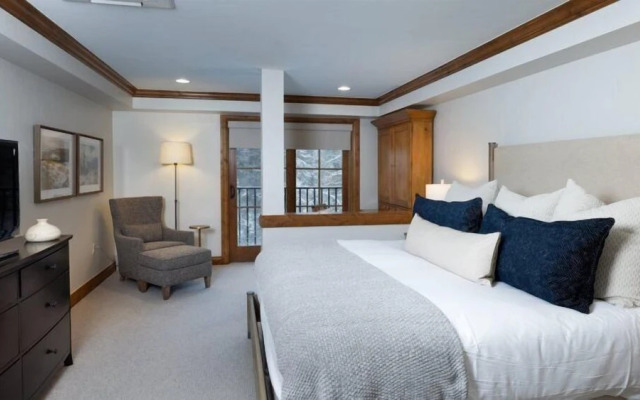 Vail Village Gravity Haus 3 Bedroom Residence