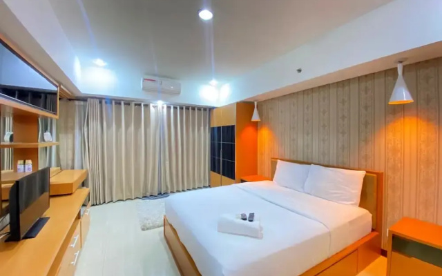 Comfy Studio Apartment at Tamansari La Grande with City View