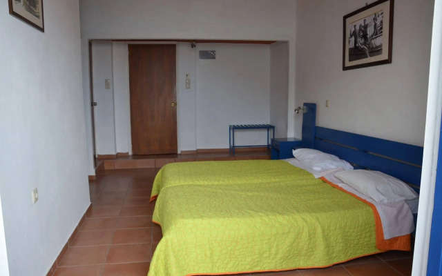 Themis Hotel