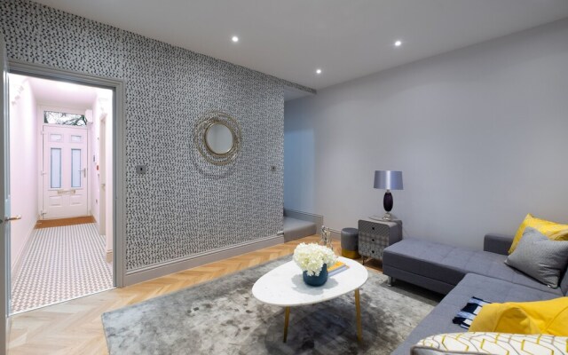 Kings House by Karah Boutiques