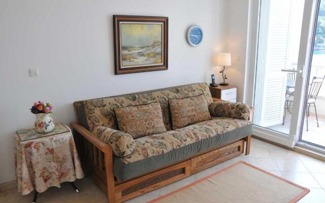 Apartments Sonja - 10m to beach