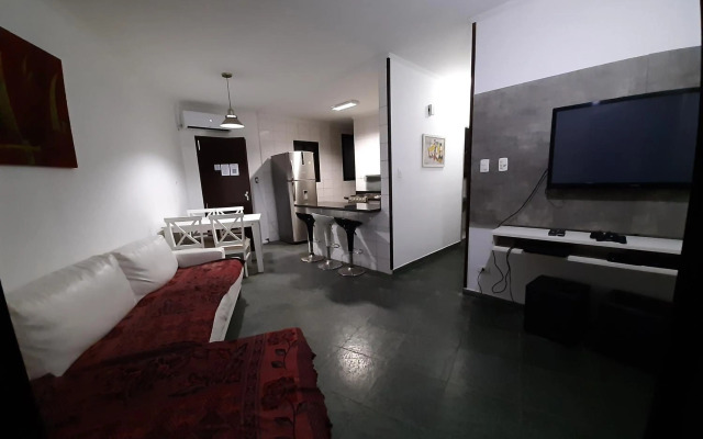 Apartamento Centro de Bertioga 100MTS da praia.
