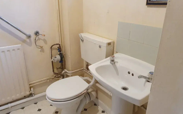 9 Vernon Close Serviced Holiday Home