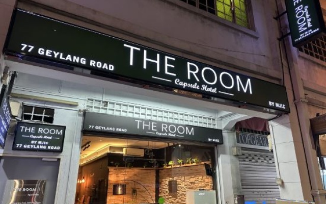 The Room Capsule Hotel — hotel in Singapore