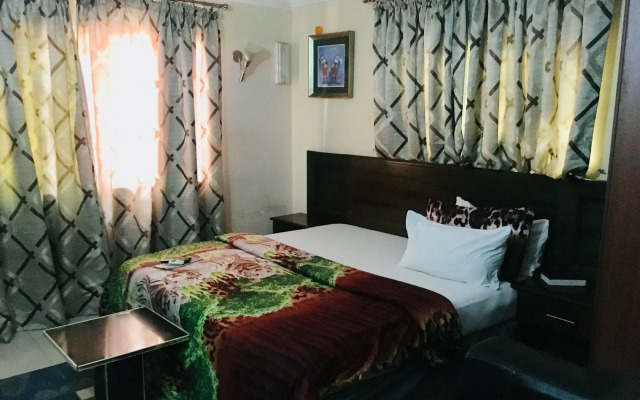 Hymax Grace Hotel and Suites
