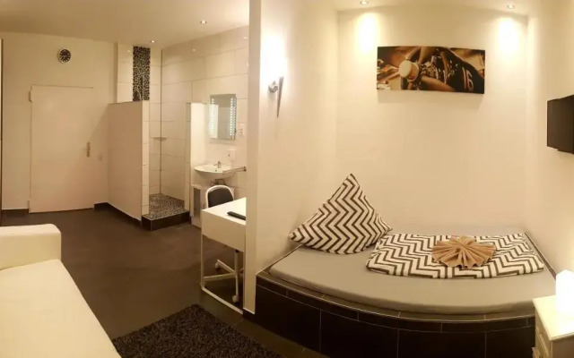 Motel 105