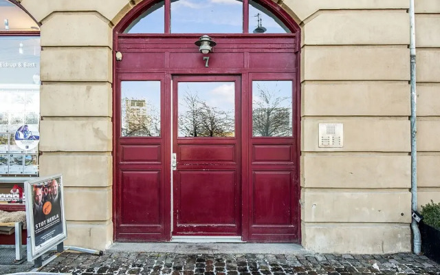 Sanders Promenade - Chic 2-bdr Apt w Water View
