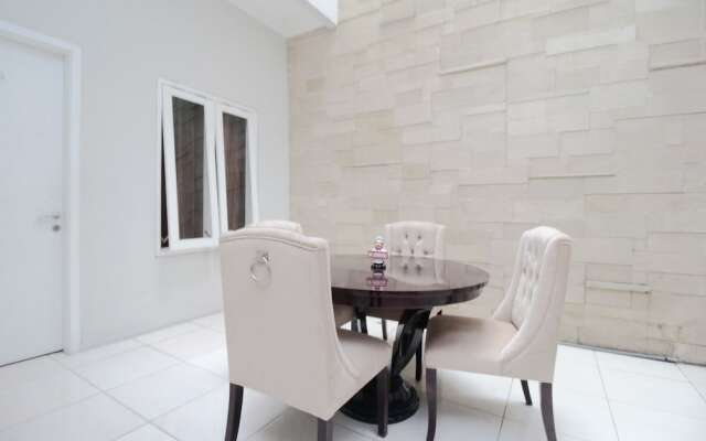 Airy Sukolilo Nginden Intan Timur Enam F1 3 Surabaya